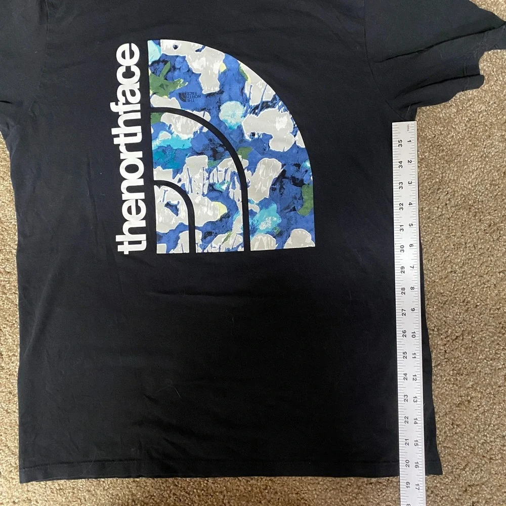 The North Face Black Graphic T-Shirt Mens Medium Large Front Logo Outdoors Crew
